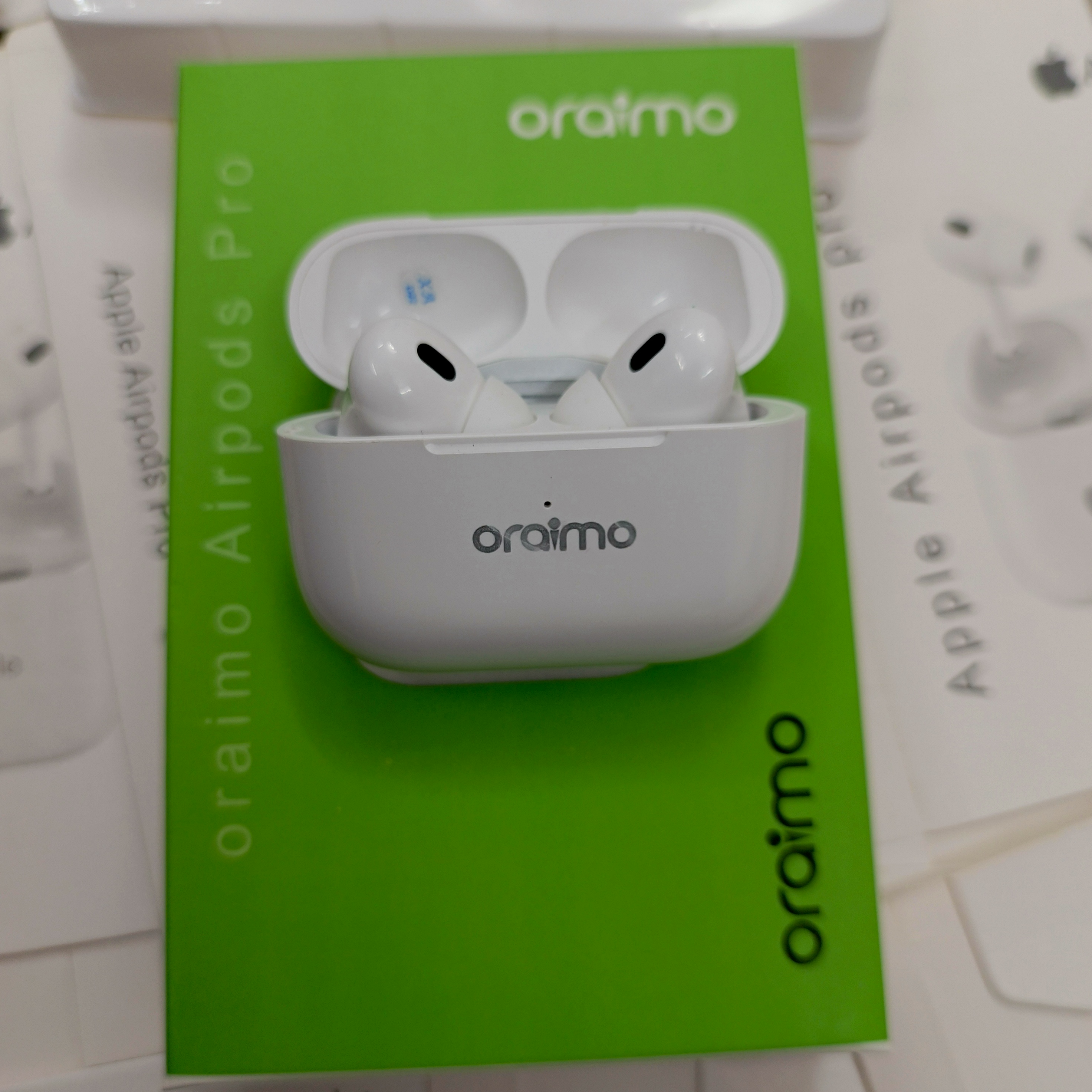 Como Offer ( Oraimo TWS White and JBL Mini Speaker) 